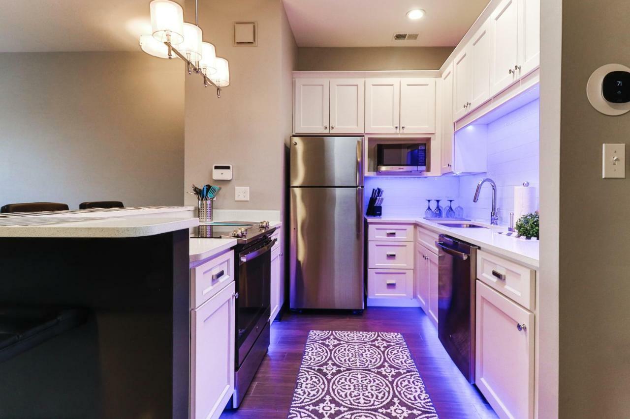 Luxury Apt W/ Spectrum Mood Lighting - Historic Cherokee Street Antique Row Maryland Heights Exterior foto